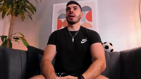 Snapshot of axelthompsom chatting on 11/23/25, 11:54 Axel Thompsom online show from 11/23/25, 11:54