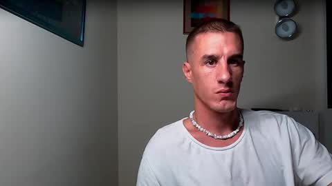 Axl online show from 10/08/25, 08:06