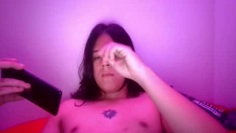 Snapshot of axlrose_999 chatting on 04/13/26, 03:06 Axel online show from 04/13/26, 03:06