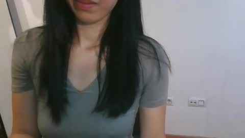 Snapshot of axuepetitt chatting on 02/09/26, 10:14 axue online show from 02/09/26, 10:14