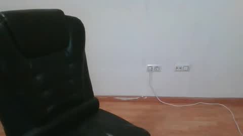 Snapshot of axuepetitt chatting on 02/19/26, 07:43 axue online show from 02/19/26, 07:43