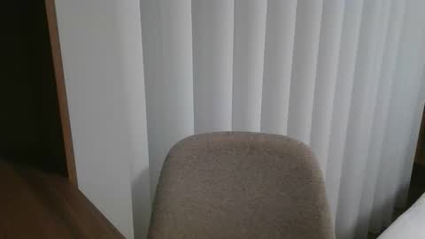 Snapshot of axuepetitt chatting on 04/04/26, 11:57 axue online show from 04/04/26, 11:57