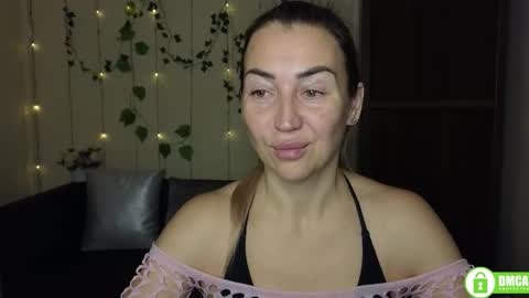 Jully online show from 11/28/25, 06:32