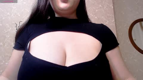 Snapshot of aya_moon chatting on 01/09/25, 02:43 Aya Moon online show from 01/09/25, 02:43