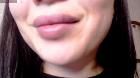 Snapshot of aya_moon chatting on 01/09/25, 05:44 Aya Moon online show from 01/09/25, 05:44