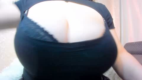 Snapshot of aya_moon chatting on 02/04/25, 04:26 Aya Moon online show from 02/04/25, 04:26