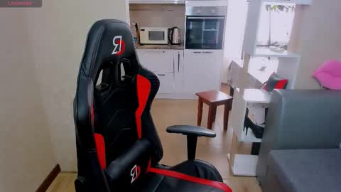 Snapshot of aya_moon chatting on 09/19/25, 06:15 Aya Moon online show from 09/19/25, 06:15