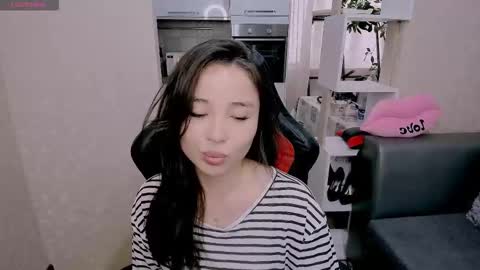 Snapshot of aya_moon chatting on 10/01/25, 04:51 Aya Moon online show from 10/01/25, 04:51