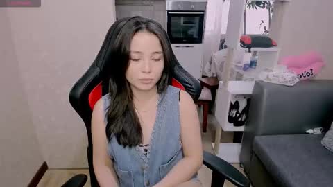 Snapshot of aya_moon chatting on 10/06/25, 04:54 Aya Moon online show from 10/06/25, 04:54