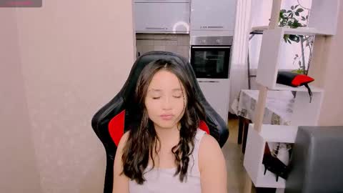 Snapshot of aya_moon chatting on 10/14/25, 05:08 Aya Moon online show from 10/14/25, 05:08