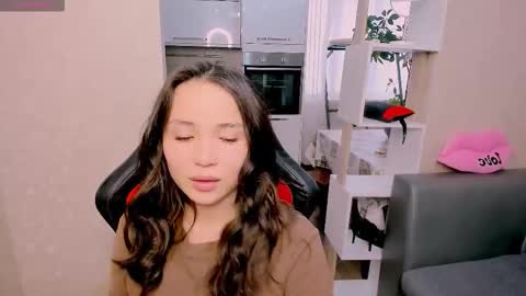 Snapshot of aya_moon chatting on 10/17/25, 03:53 Aya Moon online show from 10/17/25, 03:53