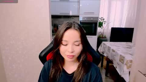 Snapshot of aya_moon chatting on 10/29/25, 04:48 Aya Moon online show from 10/29/25, 04:48