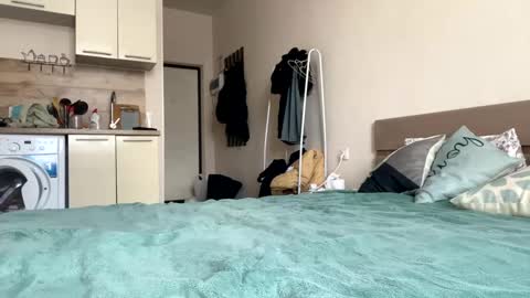 Snapshot of ayaderen chatting on 02/05/25, 08:32  im Aya welcome to my room  online show from 02/05/25, 08:32