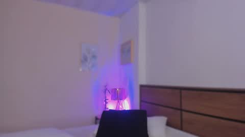 Snapshot of ayana_ebonny_ chatting on 10/22/25, 01:11 ayana online show from 10/22/25, 01:11