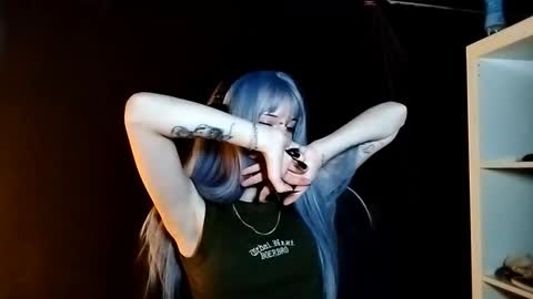 Snapshot of ayannapoellinetz chatting on 09/17/25, 07:32 Eva online show from 09/17/25, 07:32