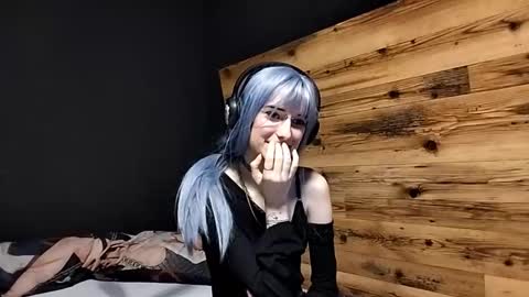 Snapshot of ayannapoellinetz chatting on 09/25/25, 04:11 Eva online show from 09/25/25, 04:11