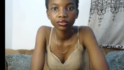 Snapshot of ayantundemaria chatting on 08/06/26, 10:44 Sexy nelly online show from 08/06/26, 10:44