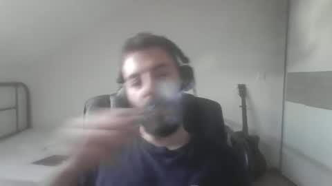 Snapshot of ayazeluel chatting on 09/13/25, 03:12 ayazeluel online show from 09/13/25, 03:12