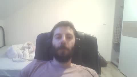 Snapshot of ayazeluel chatting on 09/19/25, 03:45 ayazeluel online show from 09/19/25, 03:45