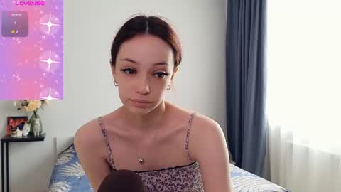 Snapshot of ayehoney chatting on 07/08/26, 05:56 Hailey Wellington online show from 07/08/26, 05:56