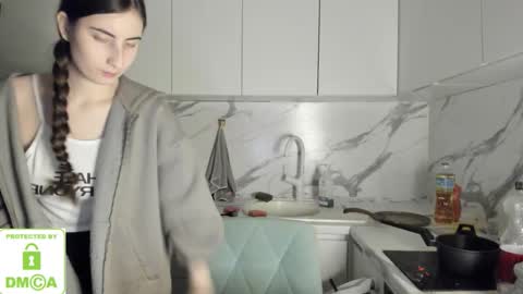 Ayesha online show from 01/09/26, 10:44