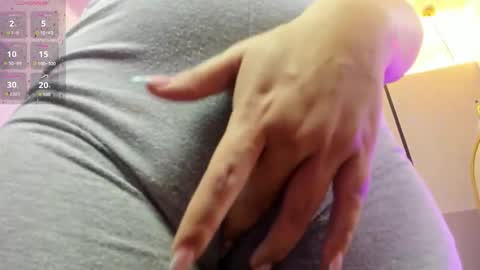 Alyda Jaramillo online show from 03/12/26, 07:20