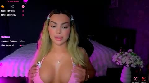 Snapshot of ayla_demir chatting on 03/27/26, 09:58 Ayla Demir online show from 03/27/26, 09:58