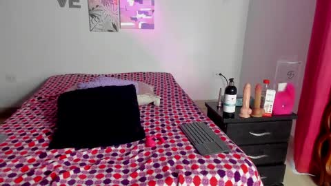 Snapshot of aylah_beckham chatting on 06/01/26, 11:23 aylah_beckham online show from 06/01/26, 11:23