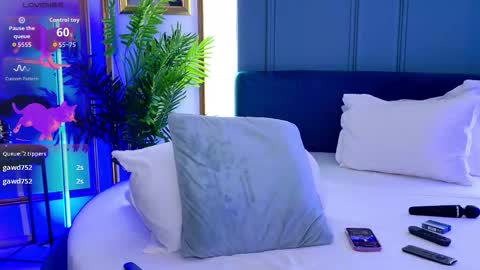 Ayla online show from 10/16/25, 06:53