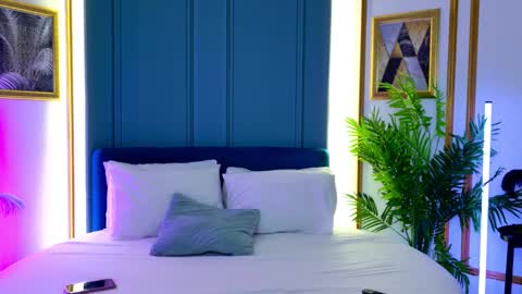 Ayla online show from 10/20/25, 07:03