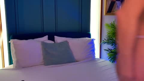 Ayla online show from 11/27/25, 04:42