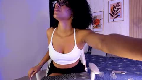 Ayleen online show from 10/22/25, 12:27