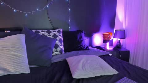 Aylen online show from 12/31/24, 01:15