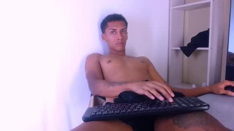 Snapshot of aylensantos chatting on 02/11/25, 11:33 Aylen online show from 02/11/25, 11:33