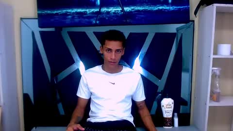 Snapshot of aylensantos chatting on 02/14/25, 09:32 Aylen online show from 02/14/25, 09:32