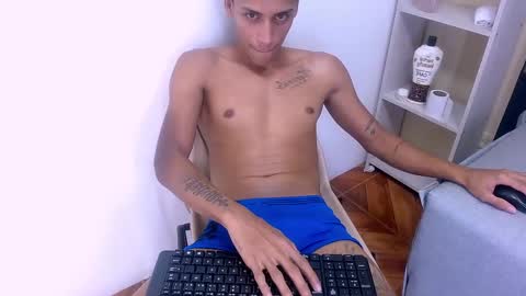 Snapshot of aylensantos chatting on 02/15/25, 01:21 Aylen online show from 02/15/25, 01:21