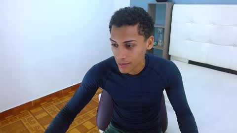 Snapshot of aylensantos chatting on 02/15/25, 06:55 Aylen online show from 02/15/25, 06:55