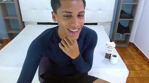 Snapshot of aylensantos chatting on 02/16/25, 01:03 Aylen online show from 02/16/25, 01:03