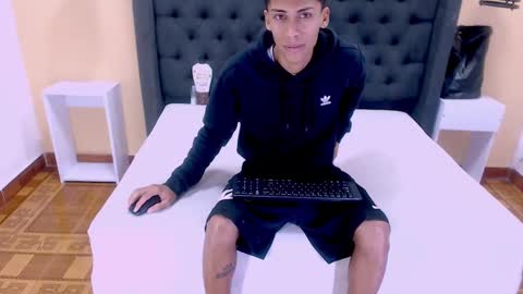 Snapshot of aylensantos chatting on 02/16/25, 04:21 Aylen online show from 02/16/25, 04:21