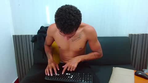 Snapshot of aylensantos chatting on 02/19/25, 03:27 Aylen online show from 02/19/25, 03:27