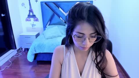 Snapshot of aylin_diazz chatting on 01/13/25, 01:17 Aylin online show from 01/13/25, 01:17