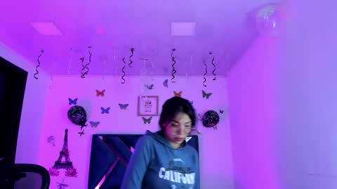 Snapshot of aylin_diazz chatting on 01/27/25, 11:33 Aylin online show from 01/27/25, 11:33