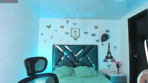Snapshot of aylin_diazz chatting on 02/20/25, 10:15 Aylin online show from 02/20/25, 10:15