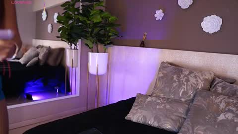 Aylin Millerxs online show from 10/24/25, 08:27