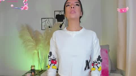 Snapshot of aylinnzambrano_ chatting on 09/17/25, 11:34 Aylin online show from 09/17/25, 11:34