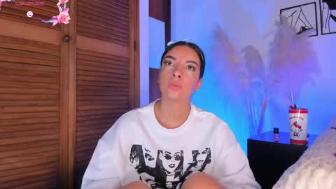 Snapshot of aylinnzambrano_ chatting on 10/01/25, 11:05 Aylin online show from 10/01/25, 11:05