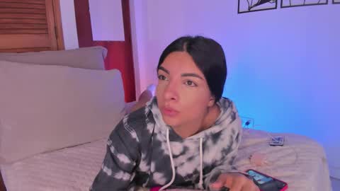 Snapshot of aylinnzambrano_ chatting on 10/23/25, 11:53 Aylin online show from 10/23/25, 11:53