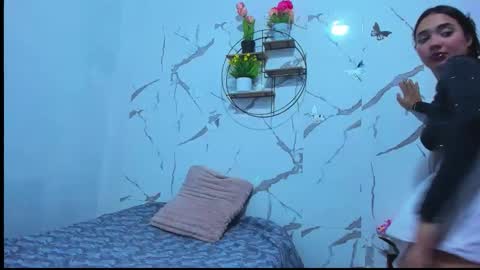 Snapshot of aymy2025 chatting on 12/21/25, 10:50 Aymy online show from 12/21/25, 10:50