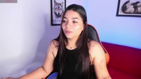 Snapshot of ayrajones chatting on 10/22/25, 01:11 ayrajones online show from 10/22/25, 01:11