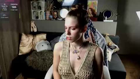 Snapshot of ayreenmoore chatting on 09/23/25, 08:01 Ayreen Moore online show from 09/23/25, 08:01